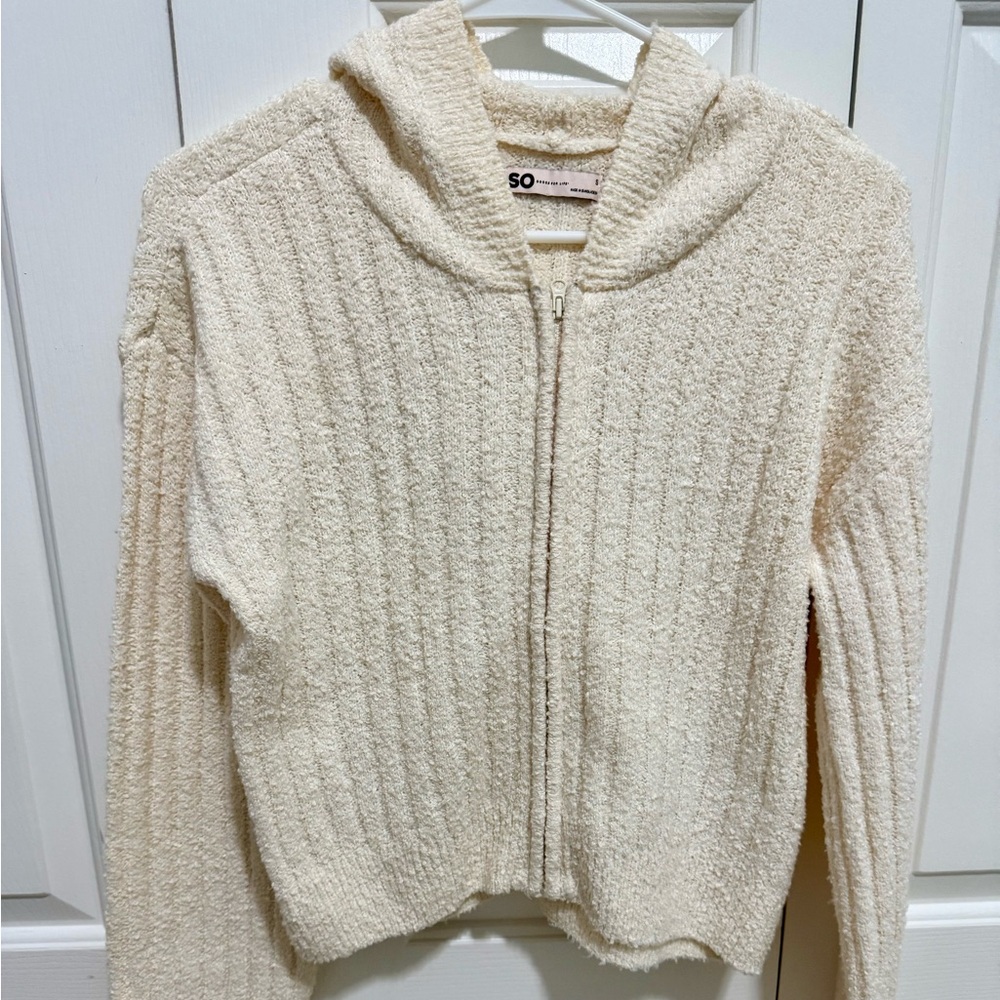 SO crop cream sweater size small, like new.